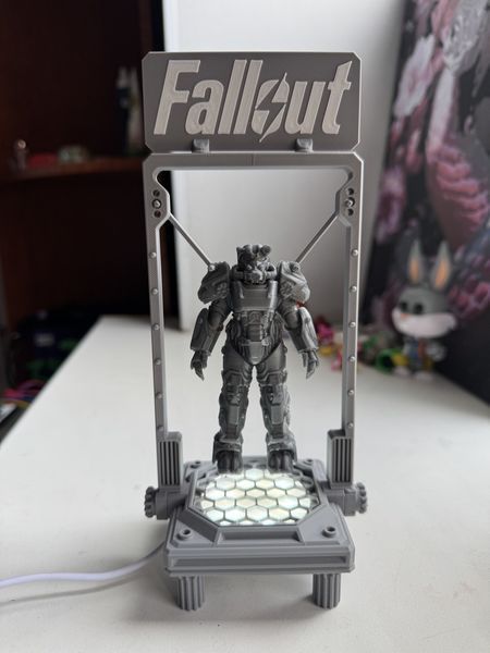 Fallout T-60 Power Armor Lamp LED &mdash; декоративна лампа  Fallout T-60 фото