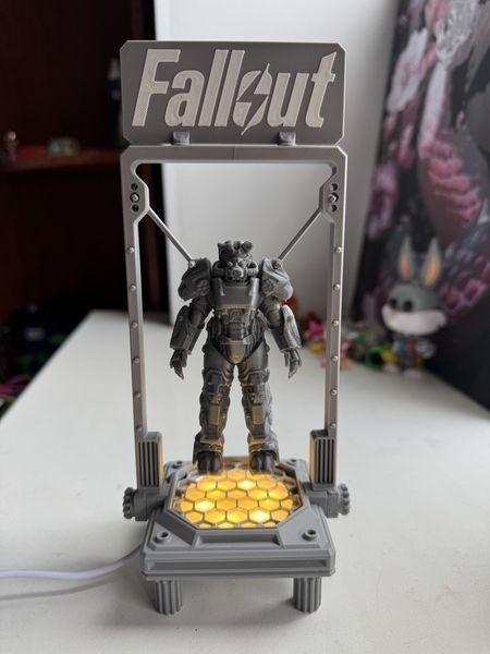 Fallout T-60 Power Armor Lamp LED &mdash; декоративна лампа  Fallout T-60 фото